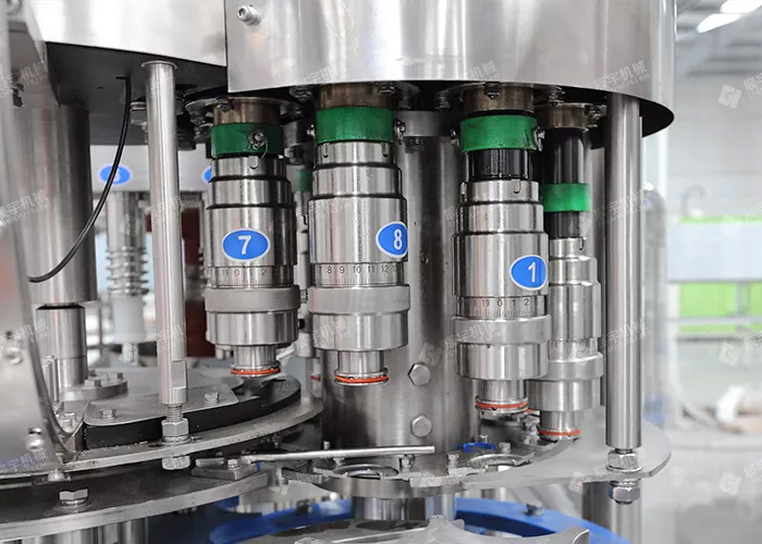 玻璃水灌裝機(jī) 玻璃水灌裝機(jī)